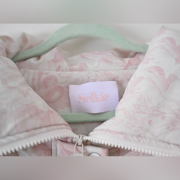 Selkie The Castle Pink Floral Marshmallow Puffer Womens Large Jacket- FreePeople - Picture 10 of 16